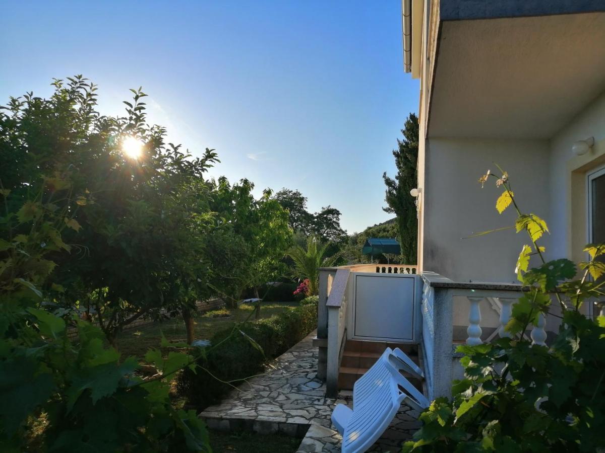Apartments Fafandjel Rab Town Exterior photo